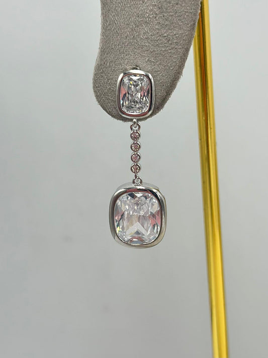 14K Altın Kaplama Sallantılı Baget Taş Detay Küpe