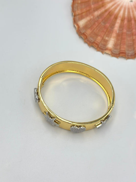 Yıldız Ve Kalp Detay Çelik Kelepçe