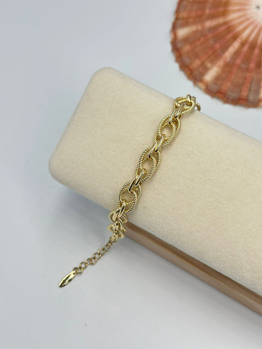 İç İçe Geçme Detay Çelik Bileklik