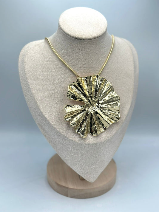 Gold Plaka Çiçek kolye (Pirinç Kaplama)