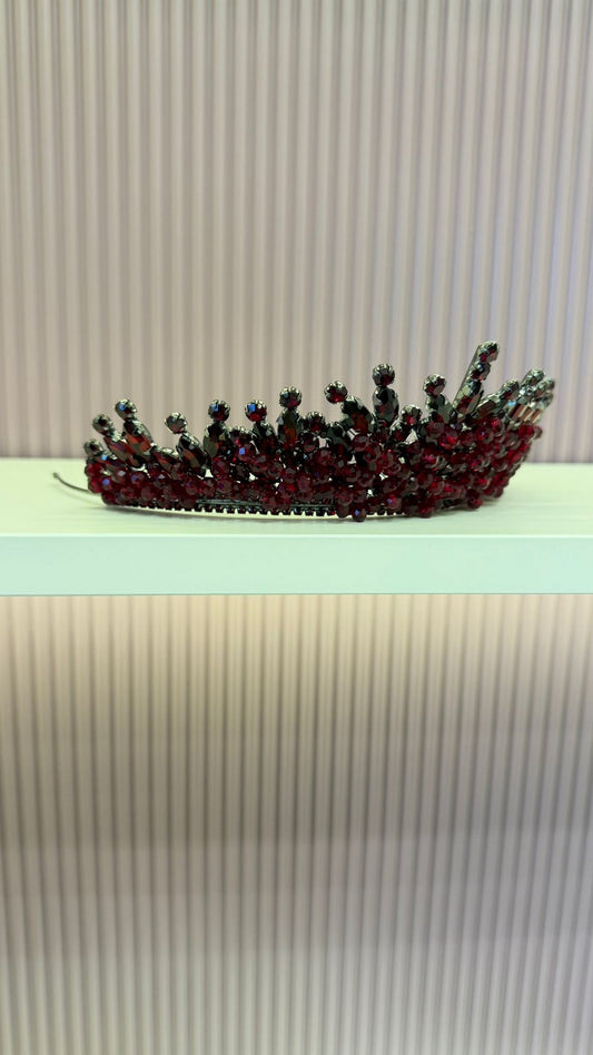 Bordo Taş Detay Byyeşo Taç