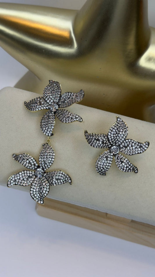 Full Zirkon Taş Detay Çiçek Küpe (Çelik)