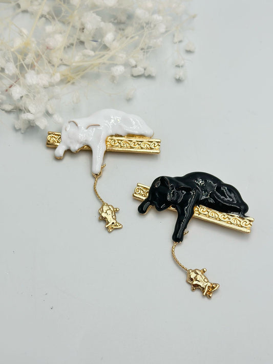 Balık Tutan Kedi Vintage Broş