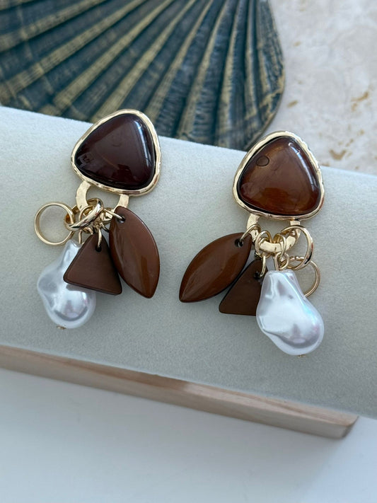 Barok İnci Detaylı Sallantılı Charm Tasarım Küpe (Pirinç Kaplama)