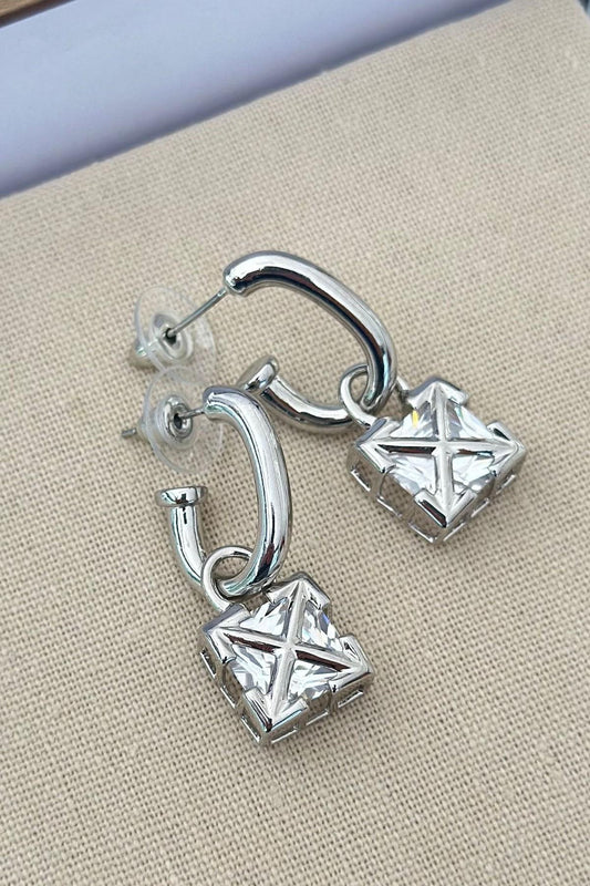 Bgaet Taş ve X Detaylı Minimal Çelik Küpe