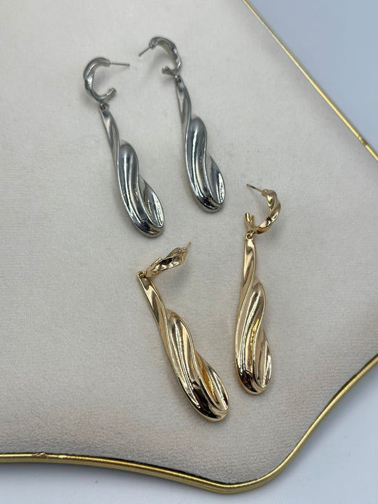 Burgu Detay Sallantılı Pirinç Kaplama Küpe