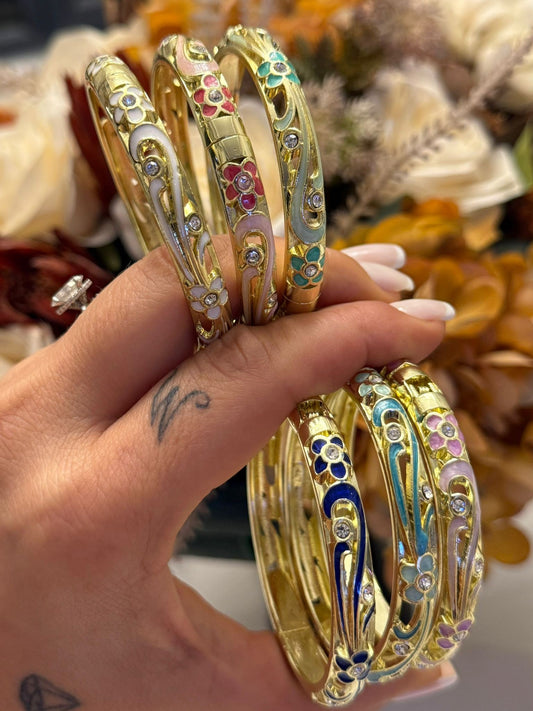 Çiçek Detaylı Yaz Neşesi Kelepçe (Çelik)