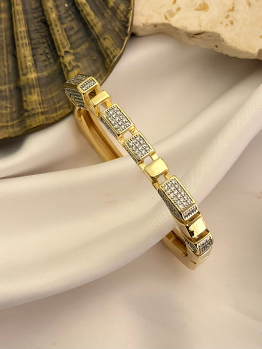 Çift Renk Geometrik Çelik Kelepçe