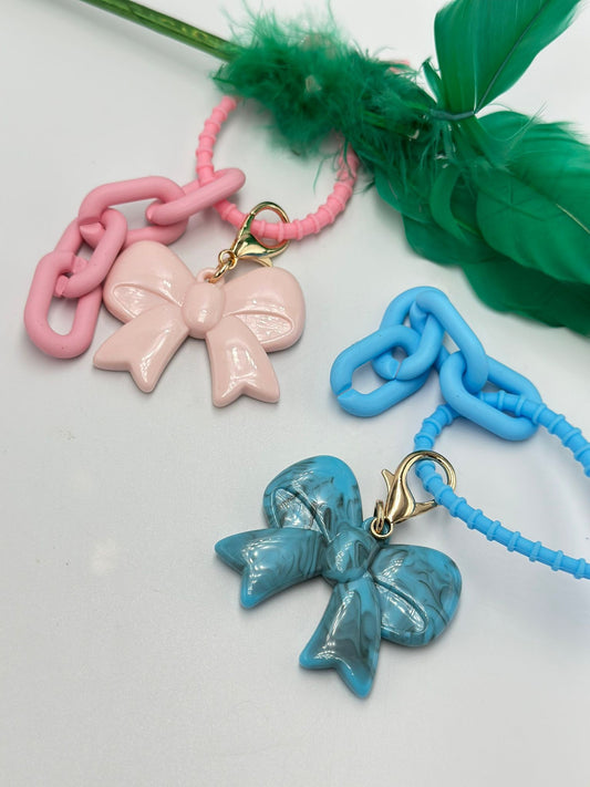 Fiyonk Ve Zincir Detay Çanta Aksesuarı