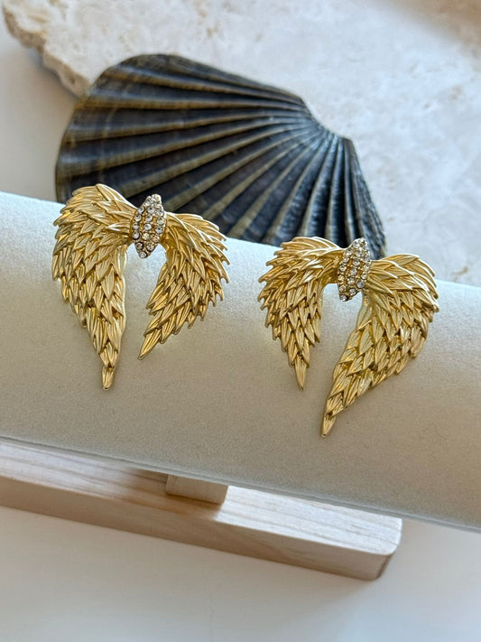 Gold Melek Kanadı ve Zirkon Taş Detaylı Küpe (Pirinç Kaplama)