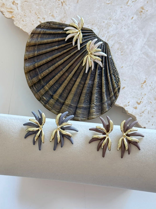 Gold ve Renkli Çubuk Plaka Detaylı Tasarım Küpe (Pirinç Kaplama)