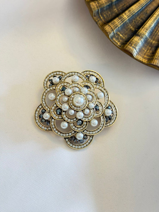 İnci Detay Çiçek Broş (Bronz Kaplama)