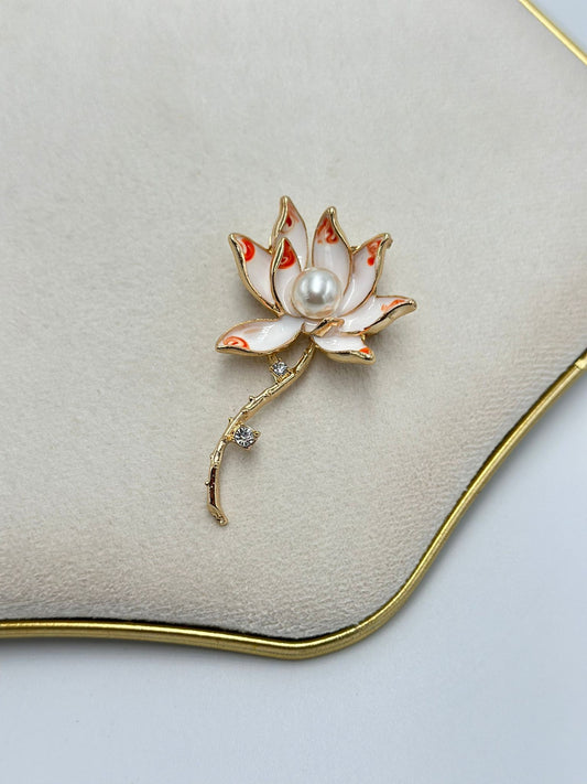 İnci Detaylı Çiçek Broş