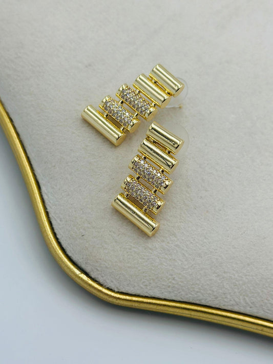 Kesik Zirkon Taş Detaylı Premium Küpe