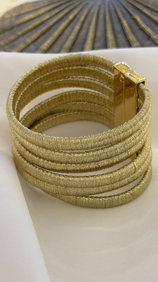 Mıknatıs Detay Çoklu Görünüm Bileklik (Pirinç Kaplama)