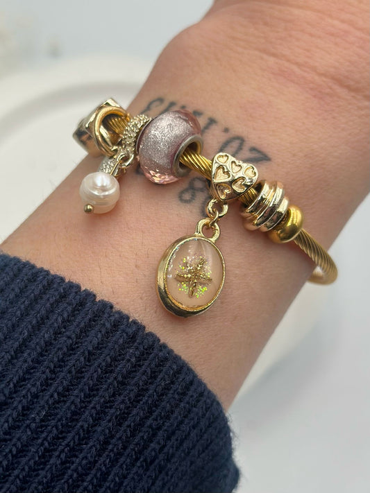 Opal Taş Detaylı Charm Çelik Bileklik