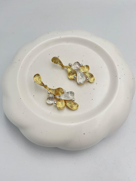 Özel Tasarım Altın Kaplama Gold ve Gümüş Detaylı Sallantılı Küpe
