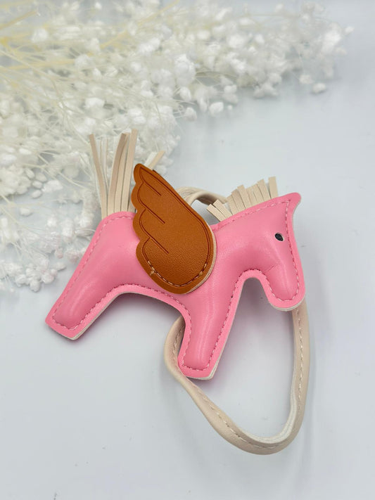 Püskül Detaylı Pembe At Çanta Aksesuarı