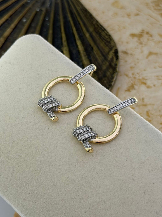 Sallantılı Çift Renk Ve Zirkon Taş Detay Küpe (Pirinç Kaplama)