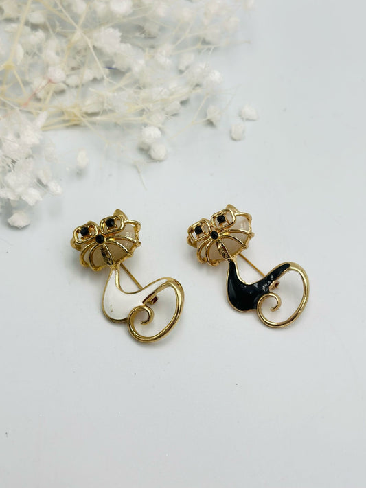 Sedef Taş Detay Gözlüklü Kedi Broş