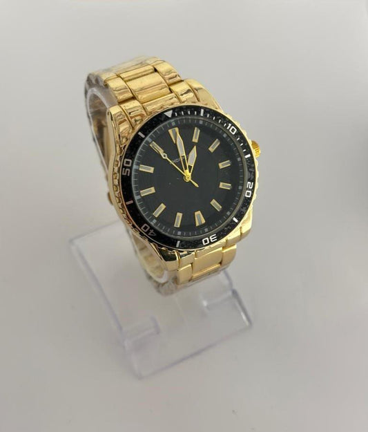 Siyah İç Kasa Detaylı Unisex Gold Saat