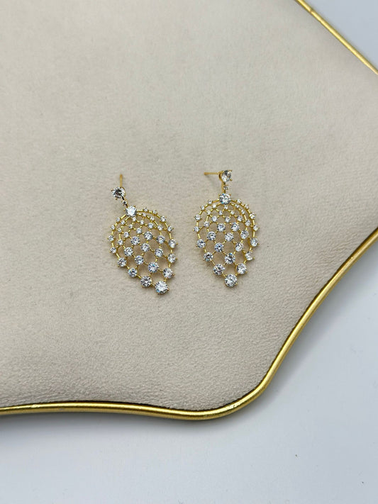 Tasarım Tek Taş Detay Sallantılı Altın Kaplama Küpe