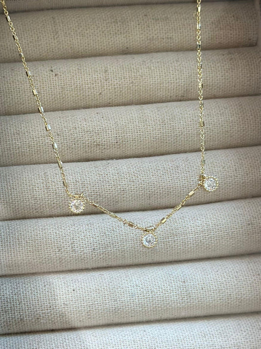 Üçlü Tek Taş Detay Pirinç Kaplama Hal Hal