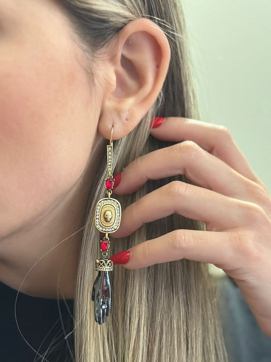 Vintage El Ve İnci Detay Küpe (Çelik)