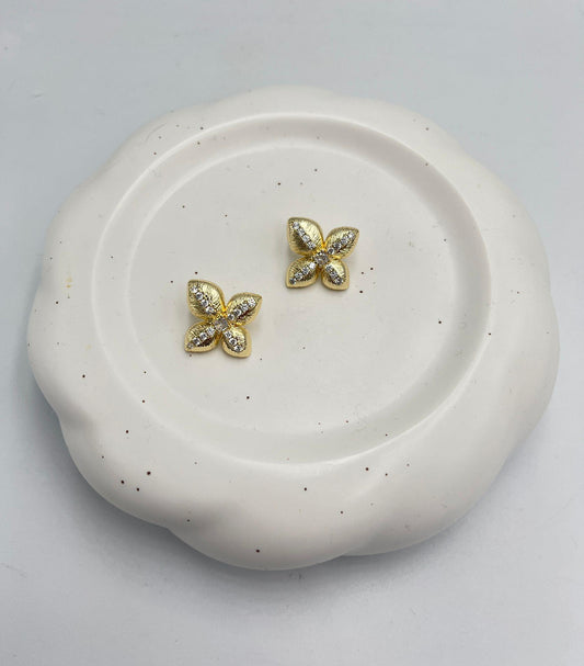 Zirkon Taş Detay Yonca Küpe