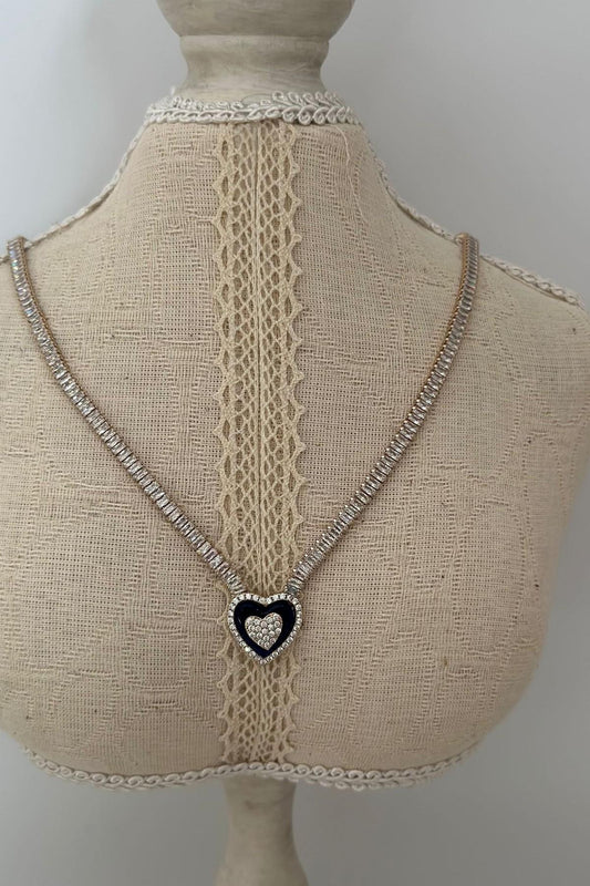 Zirkon Taş ve Baget Taş Detaylıı Kalp Kolye ( 40cm)