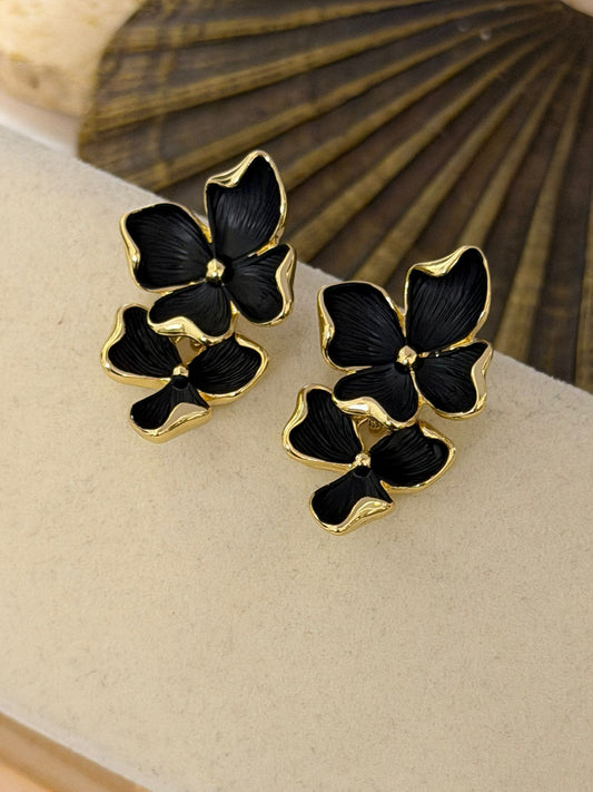 14K Altın Kaplama Siyah Tasarım Çiçek Küpe