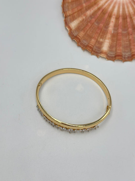 Damla Taş Detaylı Kelepçe (Çelik)