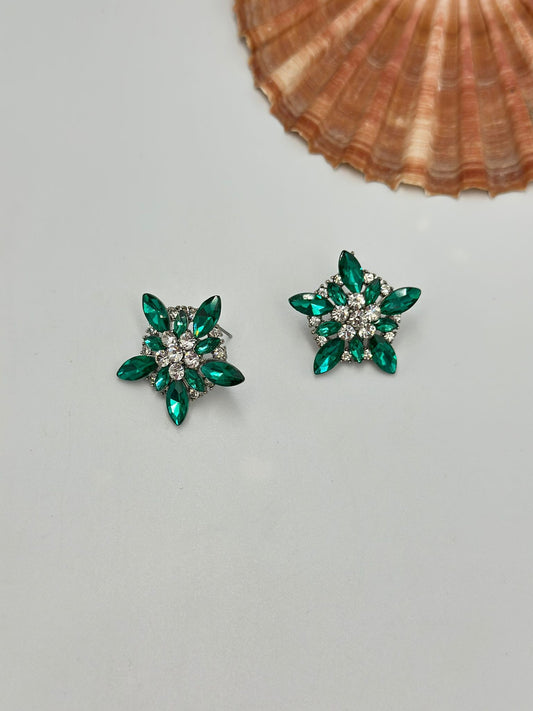 Yeşil Baget Taş Detay Çiçek Küpe (Pirinç Kaplama)