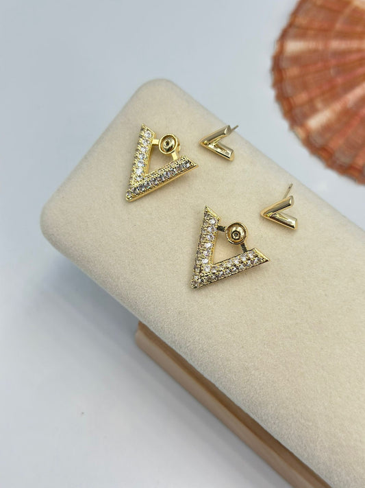 Zirkon Taş V Küpe (Çelik)