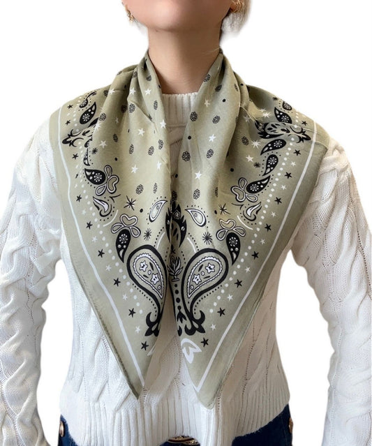 Damla Desen Detaylı Fular 65*65