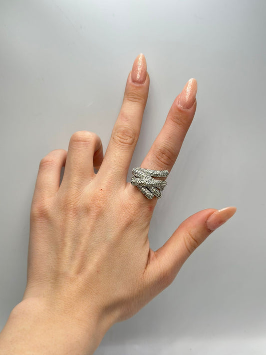 Asimetrik Bombeli Gömme Full Zirkon Taş Yüzük