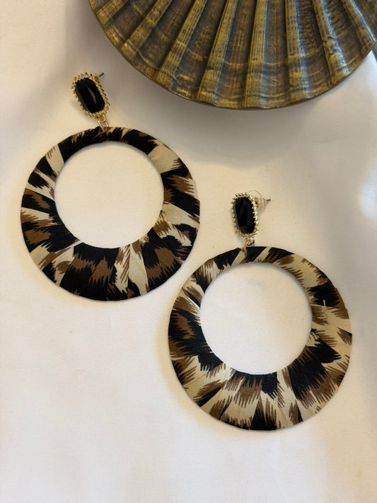 Baget Taş Detaylı Pirinç Kaplama Küpe