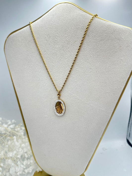 Burgu Zincir ve Zirkon Taş Detaylı 18K Altın Kaplama Tuğra  Kolye