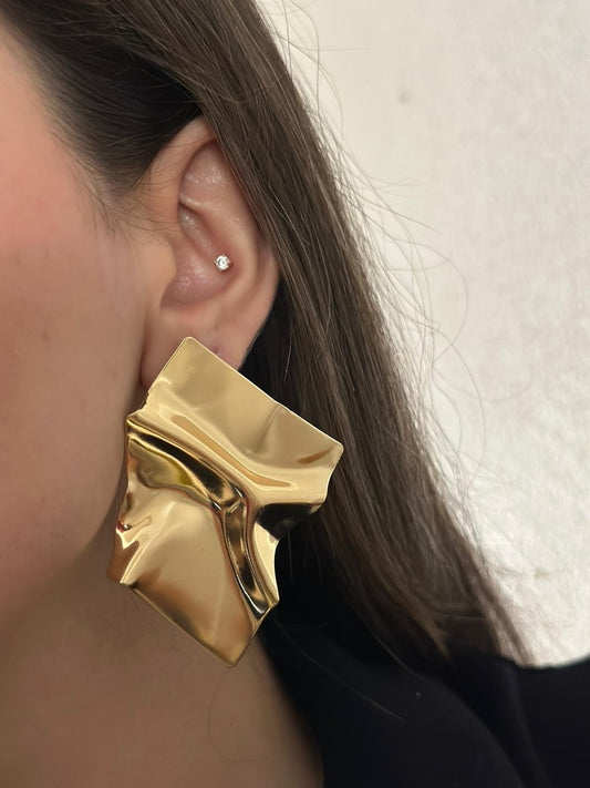 Büzgü Detaylı Plaka Premium Küpe