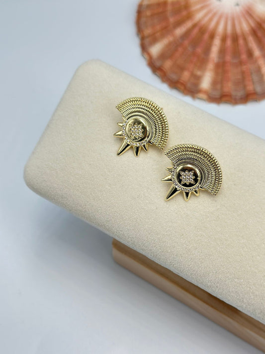 Çiçek Detaylı Geometrik Küpe (Çelik)