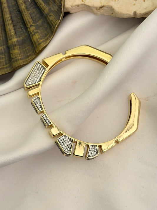 Çift Renk Geometrik Çelik Kelepçe