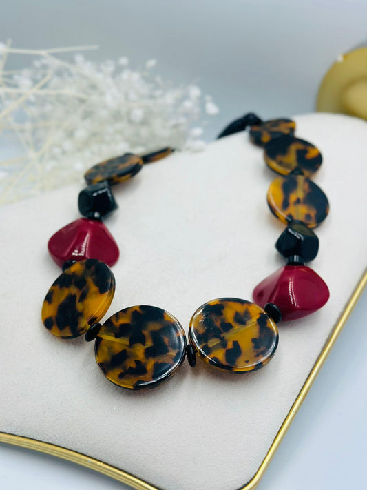 Geometrik Ve Leopar Detay Kolye