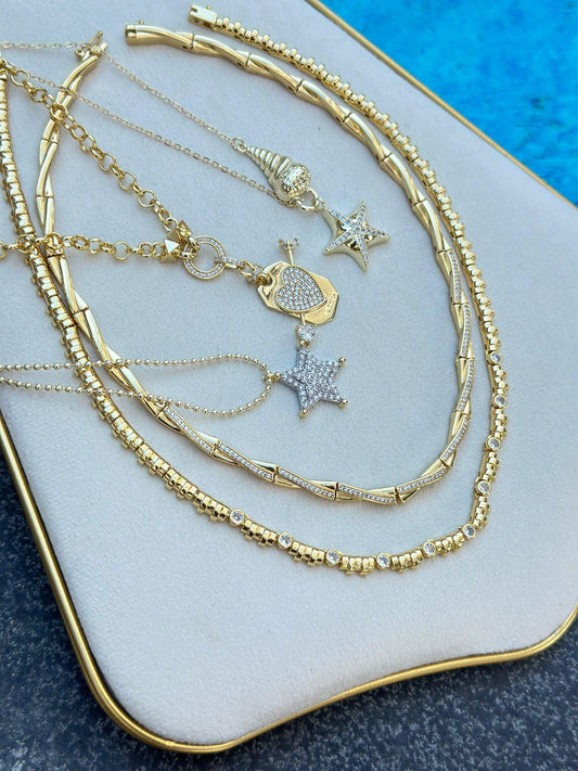 Gümüş Kaplama Tek Taş Detaylı Kolye