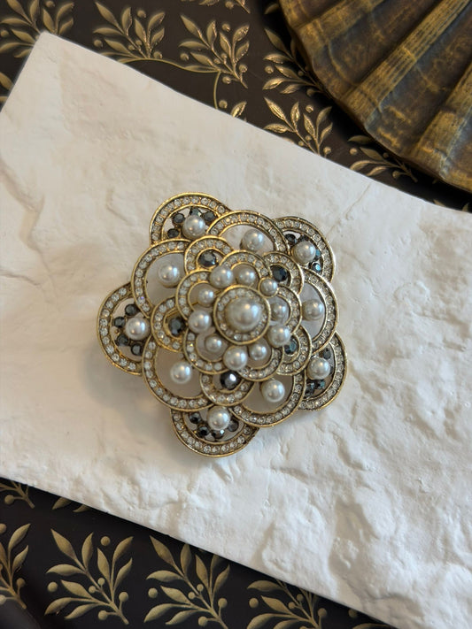 İnci Detay Çiçek Broş (Bronz Kaplama)