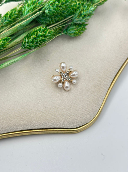 İnci Detay Çiçek Minimal Broş