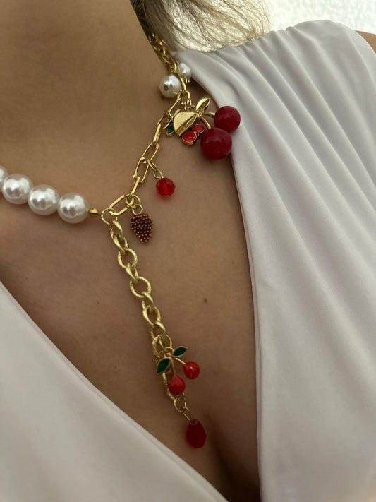 Kiraz Charm Detaylı İnci Premium Kolye