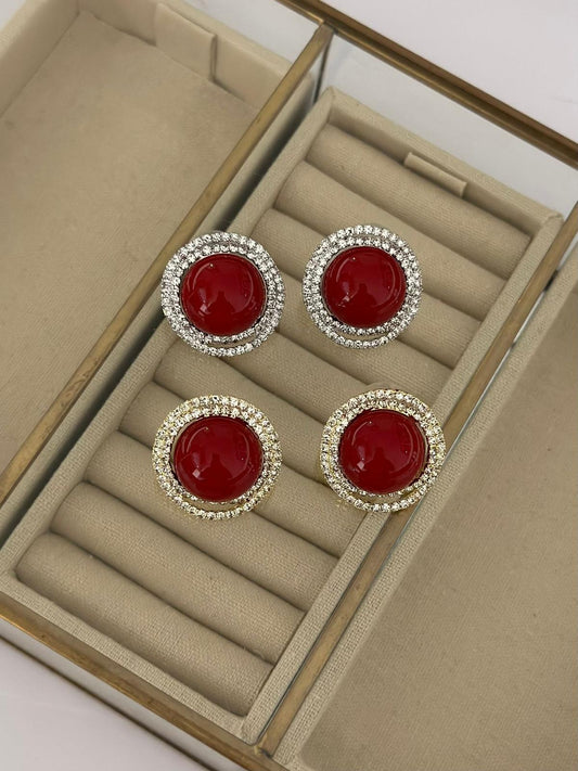 Kırmızı Topçuk ve Gold Sarma Çember Detaylı Taşlı Minimal Vintage Küpe