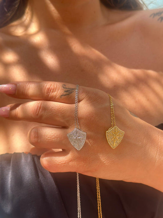 Kutup Yıldızı Ve Zirkon Taş Detaylı İnce Zincir Çelik Kolye