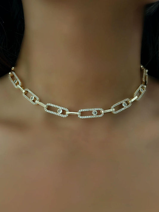 Oval Kesim Zirkon Taş Detaylı Choker Kolye