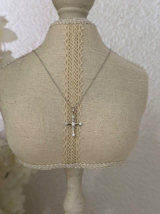 Özel Seri Baget Taş Detaylı Minimal Haç Unisex Çelik Kolye